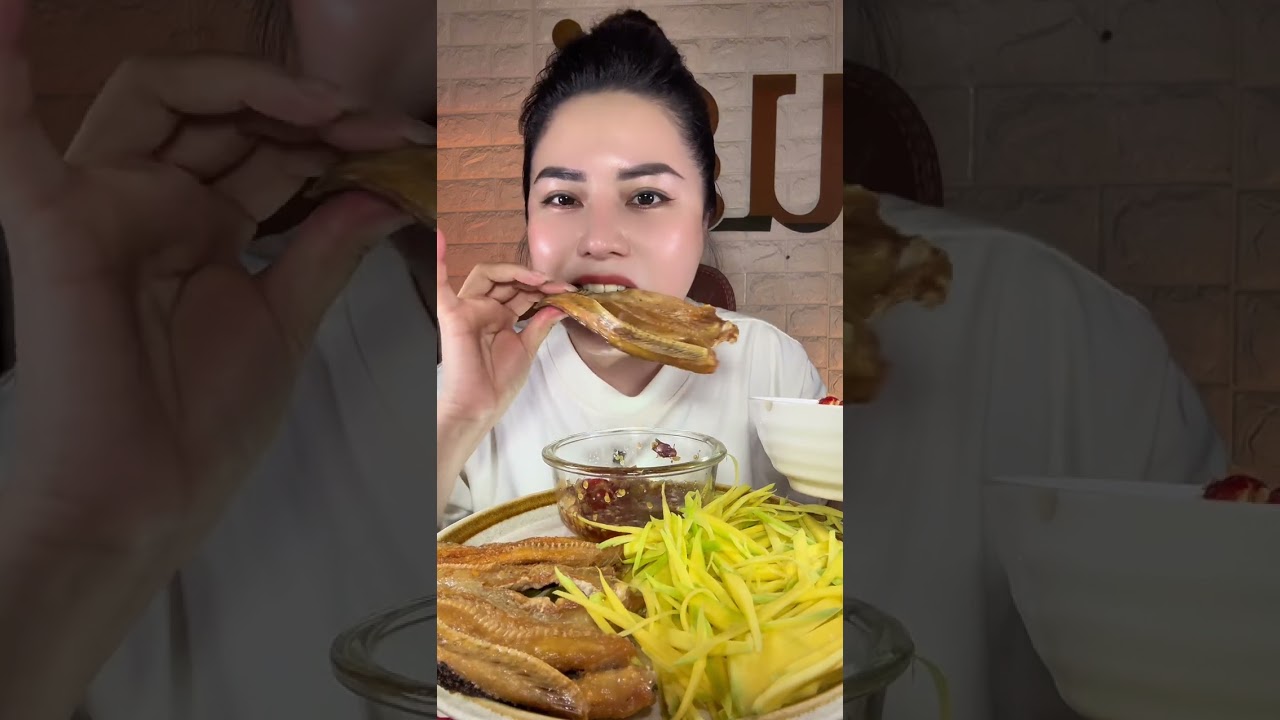 Khô cá lóc + mắm xoài sống giòn 