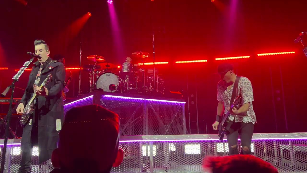 Theory of a Deadman Live 4K - Bitch Came Back - Nashville TN March 07 2023