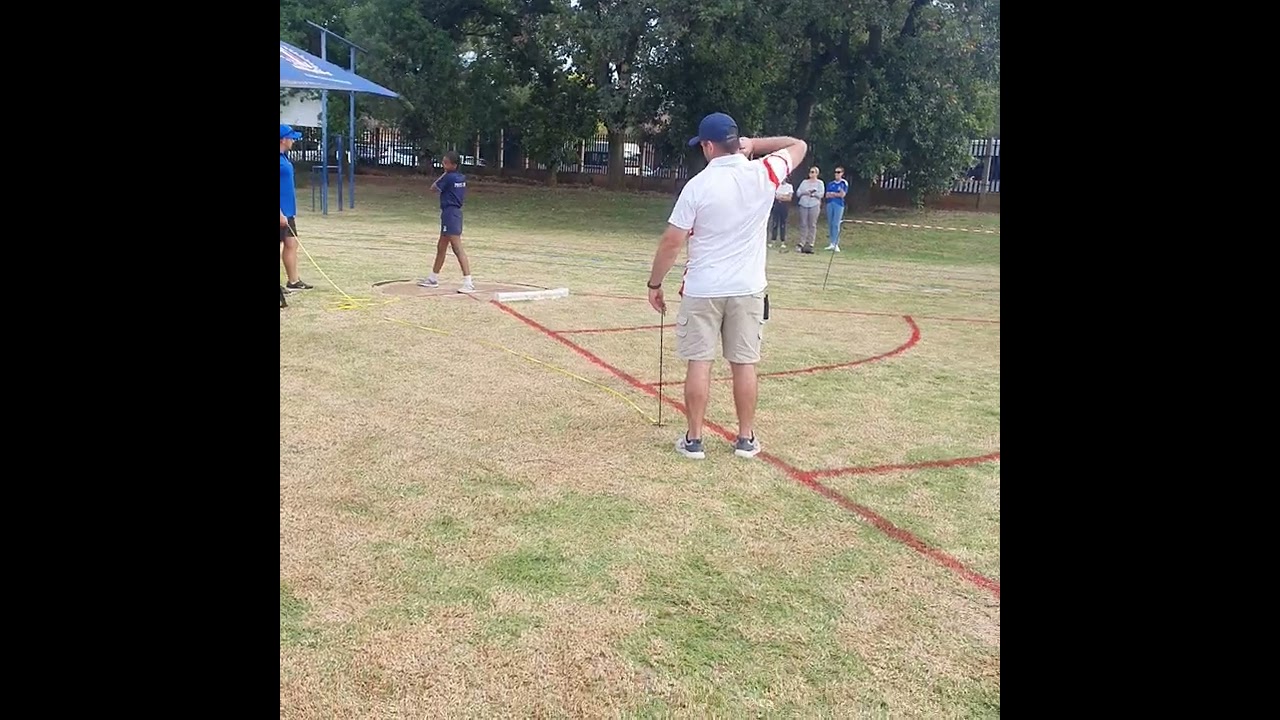 Young athletes in action. Shot put and running 🏃‍♂️
