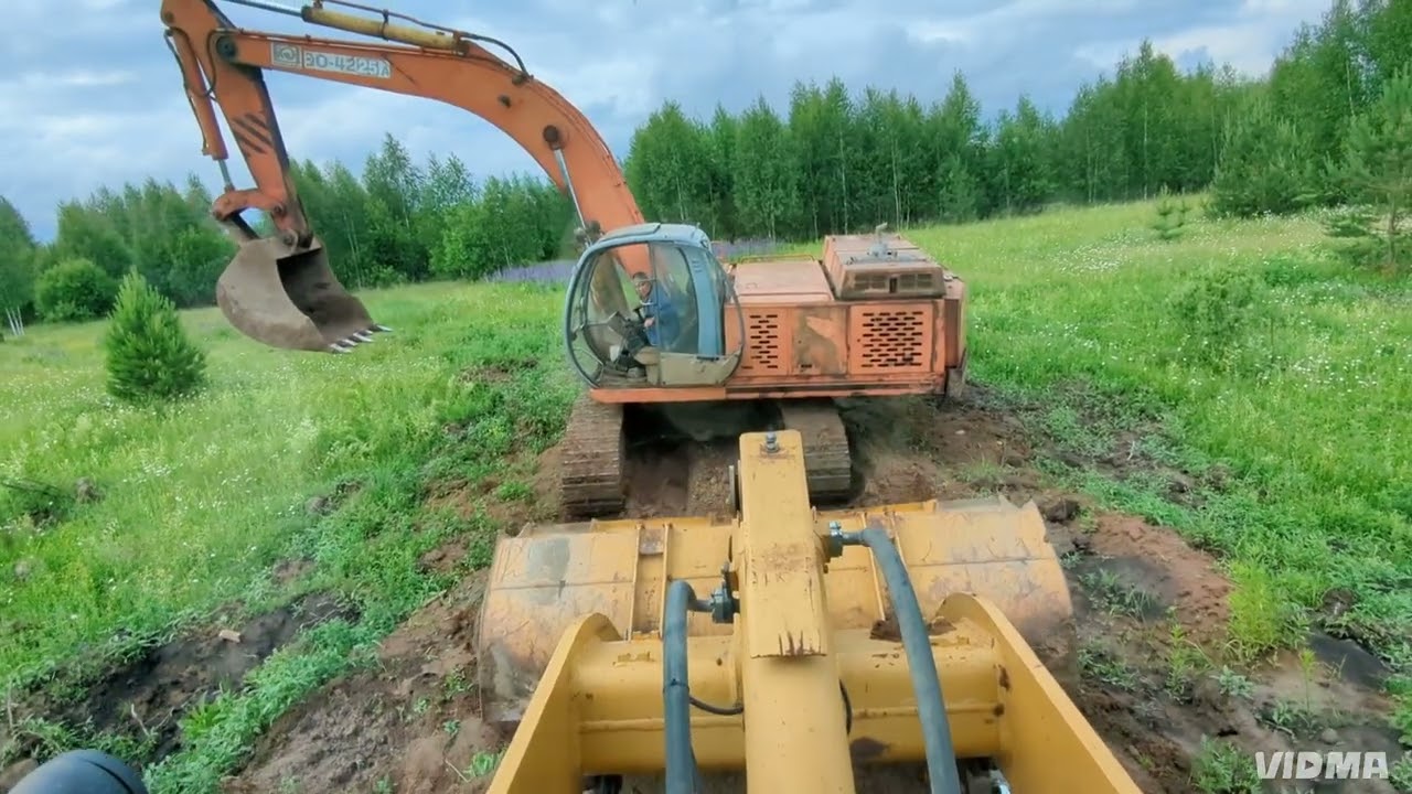 Засыпаю дамбу, установка труб. Копаю под фундамент 600м².🚜🚜🚜🏘🏢