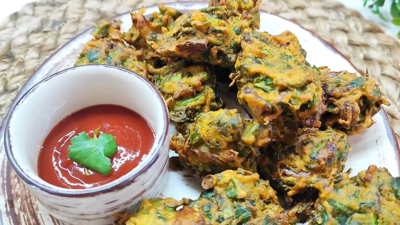 पालक से बनाया टेस्टी नाश्ता 🤫 Palak ke pakode banane ka naya tareeka | Indian Evening snacks recipe