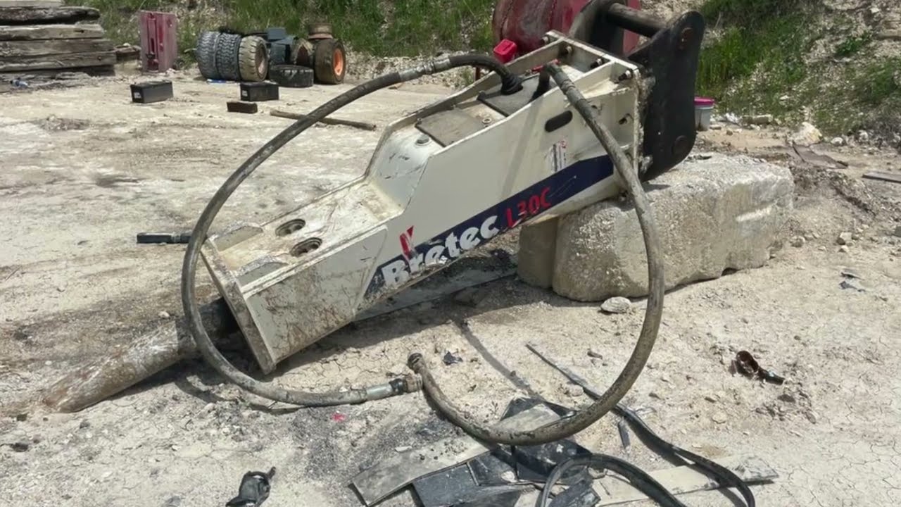 2018 Bretec L30C 2018 Hammer / Breaker - Austin Texas