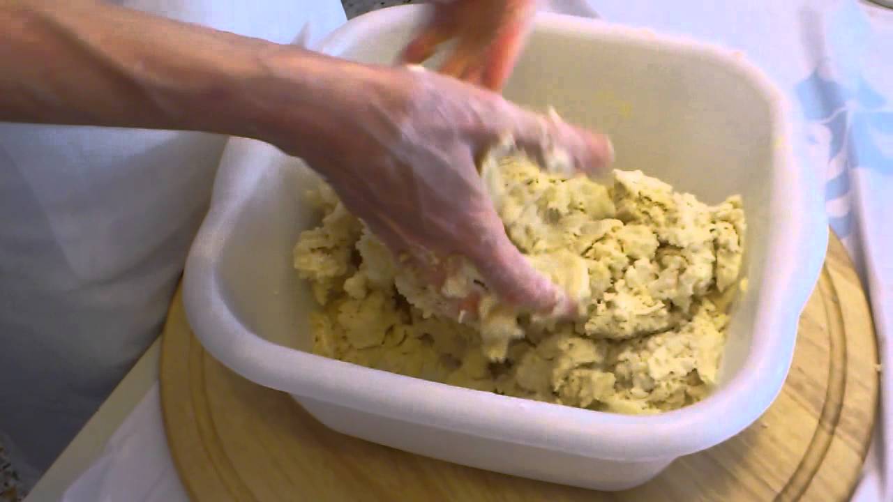 Pasta per ciambella, pinza, belsone, brazadela