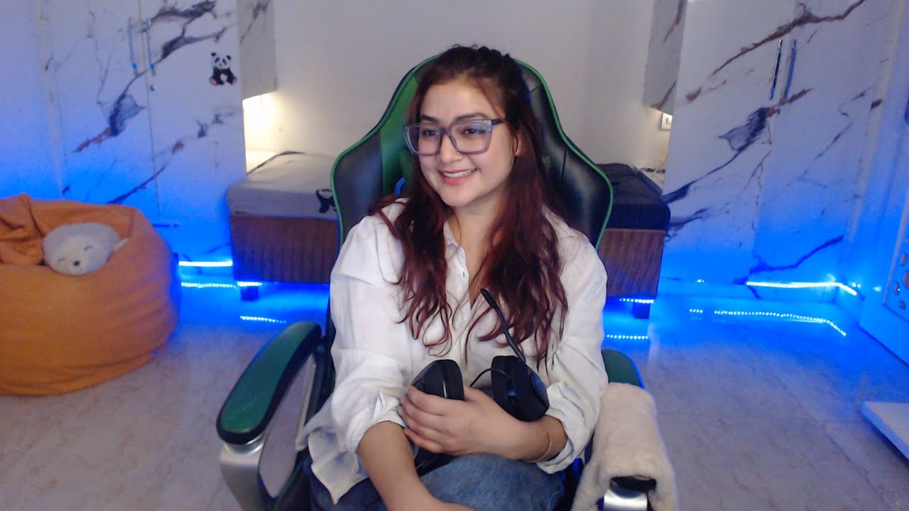 Your Girl is Back😎 | BGMI | Girl Gamer | Valorant | Reaction