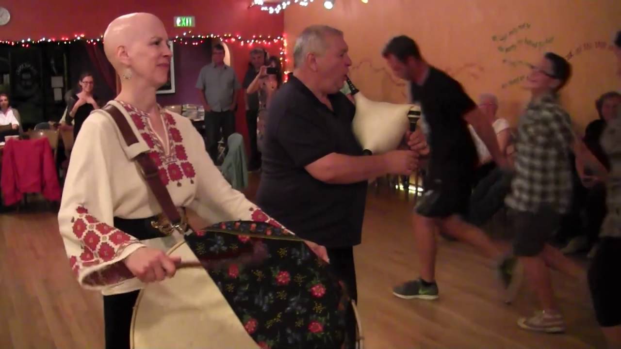 Ivan Varimezov plays Dajčovo Horo at The Folk Dance Center