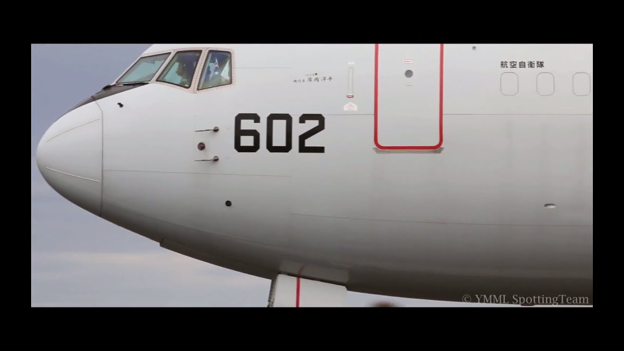 *SUPER CLOSE-UP Takeoff + Wing-wave* - Japanese Airforce KC-767 - [87-3602] - Avalon 2015