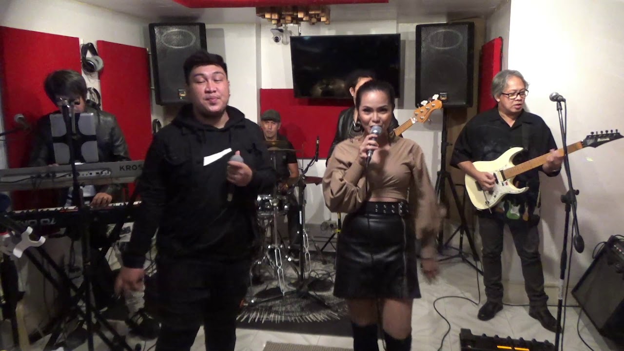 Proud Mary cover by Sonata (with Band Intro)