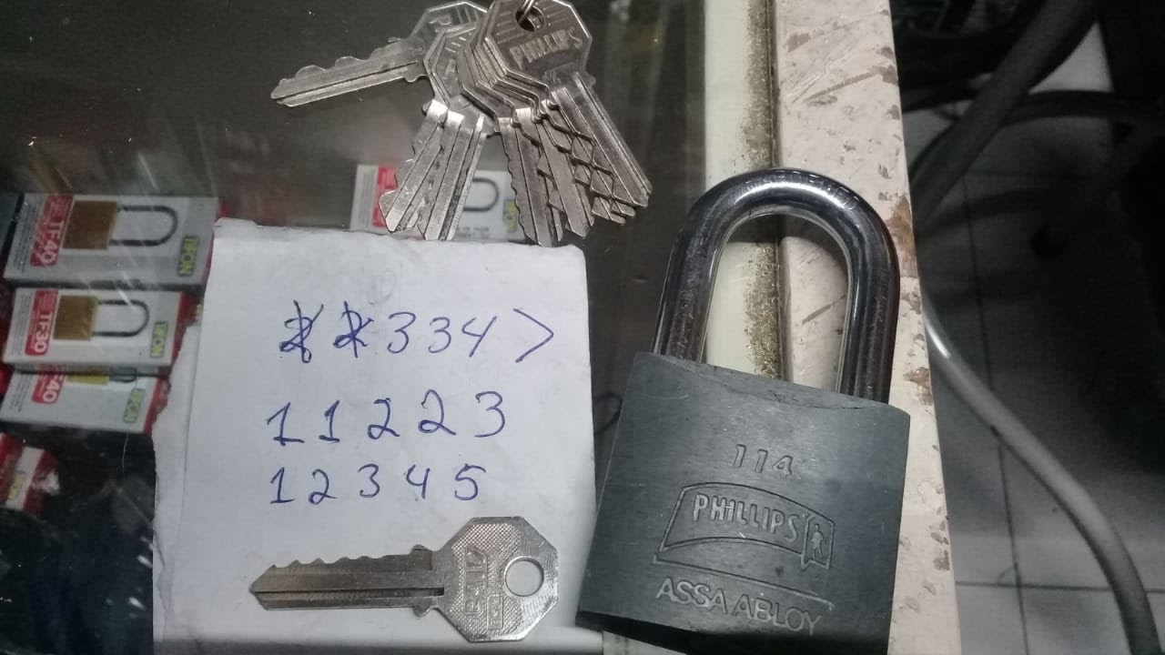 Apertura y llave con guías a candado