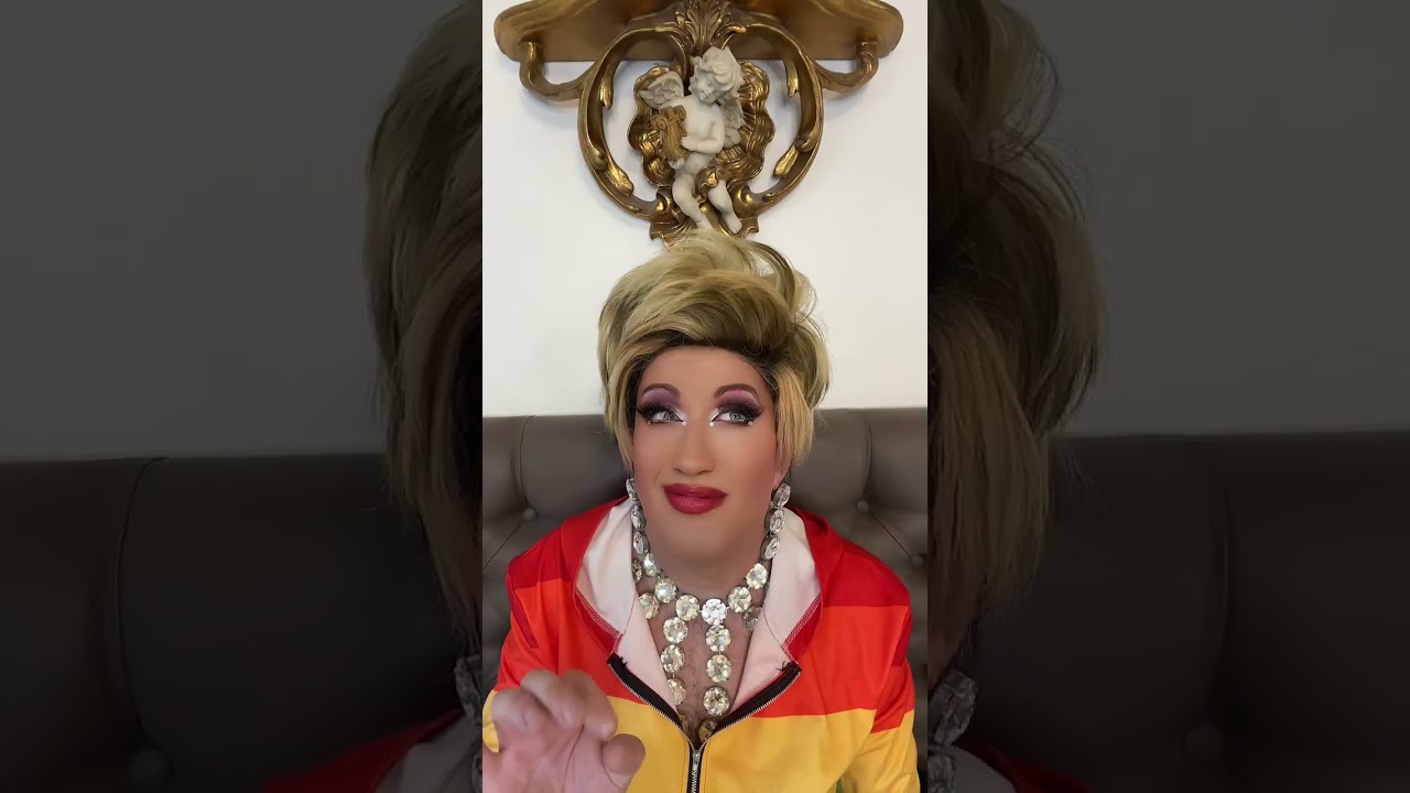 Viola Varell®️ - Travestie  -  Parodie Simone Solga (@SolgaTV)