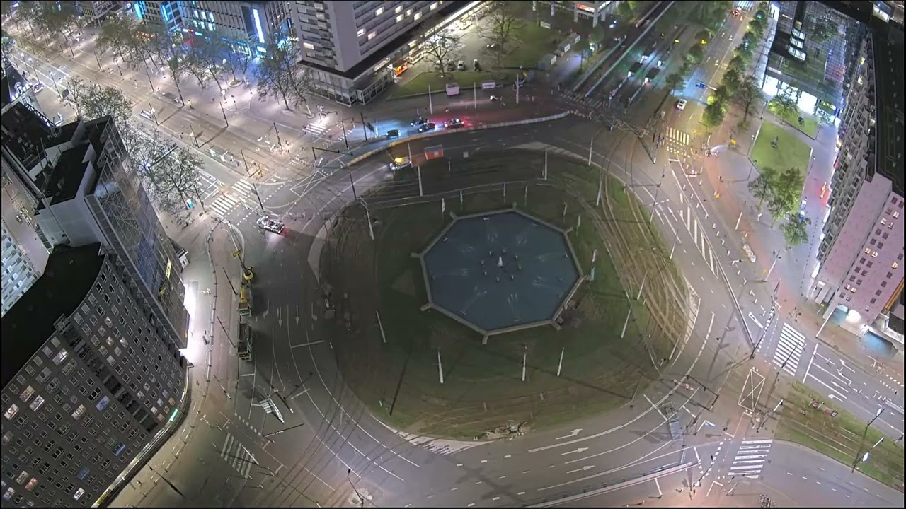 Het Hofplein op 14 april 15 minuten voor 12.