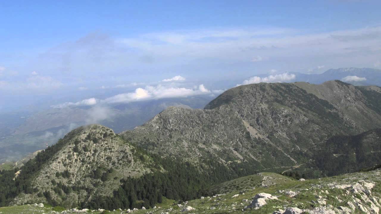 &Lambda;ί&gamma;&omicron; &pi;&rho;ί&nu; &tau;ή&nu; &kappa;&omicron;&rho;&upsilon;&phi;ή &chi;&iota;&omicron;&nu;ί&sigma;&tau;&rho;&alpha; 