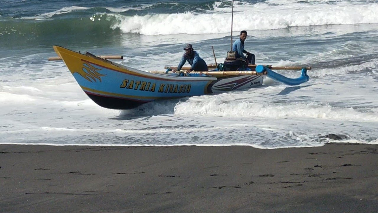 IKANNYA MURAH MURAH...‼️HARI MINGGU PASAR NELAYAN PANTAI DEPOK RAMAI DIKUNJUNGI PARA WISATAWAN... ‼️