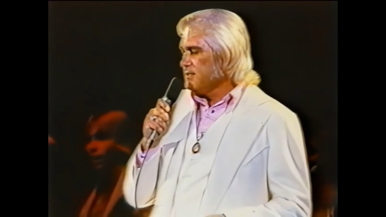 Charlie Rich: The Silver Fox in Concert — The Most Beautiful Girl (60 FPS) [1975]
