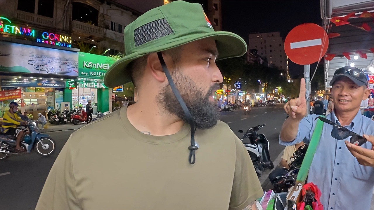 They'll Sell You ANYTHING in Vietnam 🇻🇳