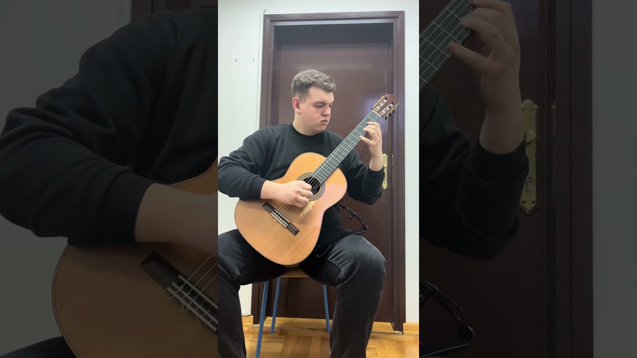 Federico Moreno Torroba: Sonatina ( 1.st movement- Allegretto )
