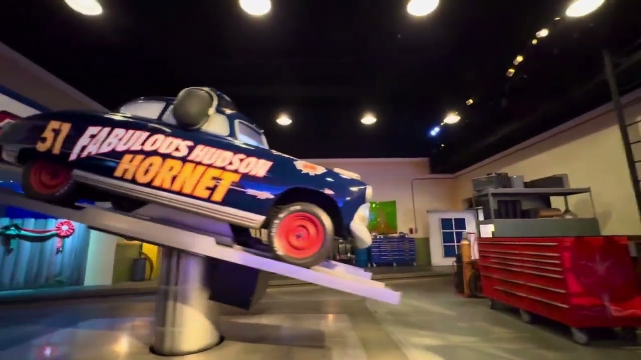 lightning McQueen ride in universal adventure  LA￼