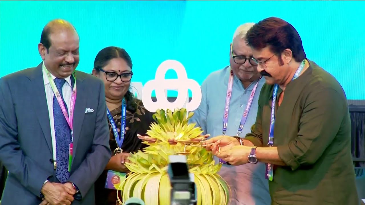 അക്ഷരമാണ് വെളിച്ചം; മാതൃഭൂമി അന്താരാഷ്ട്ര അക്ഷരോത്സവത്തിന് തിരി തെളിയിച്ച് മോഹൻലാൽ