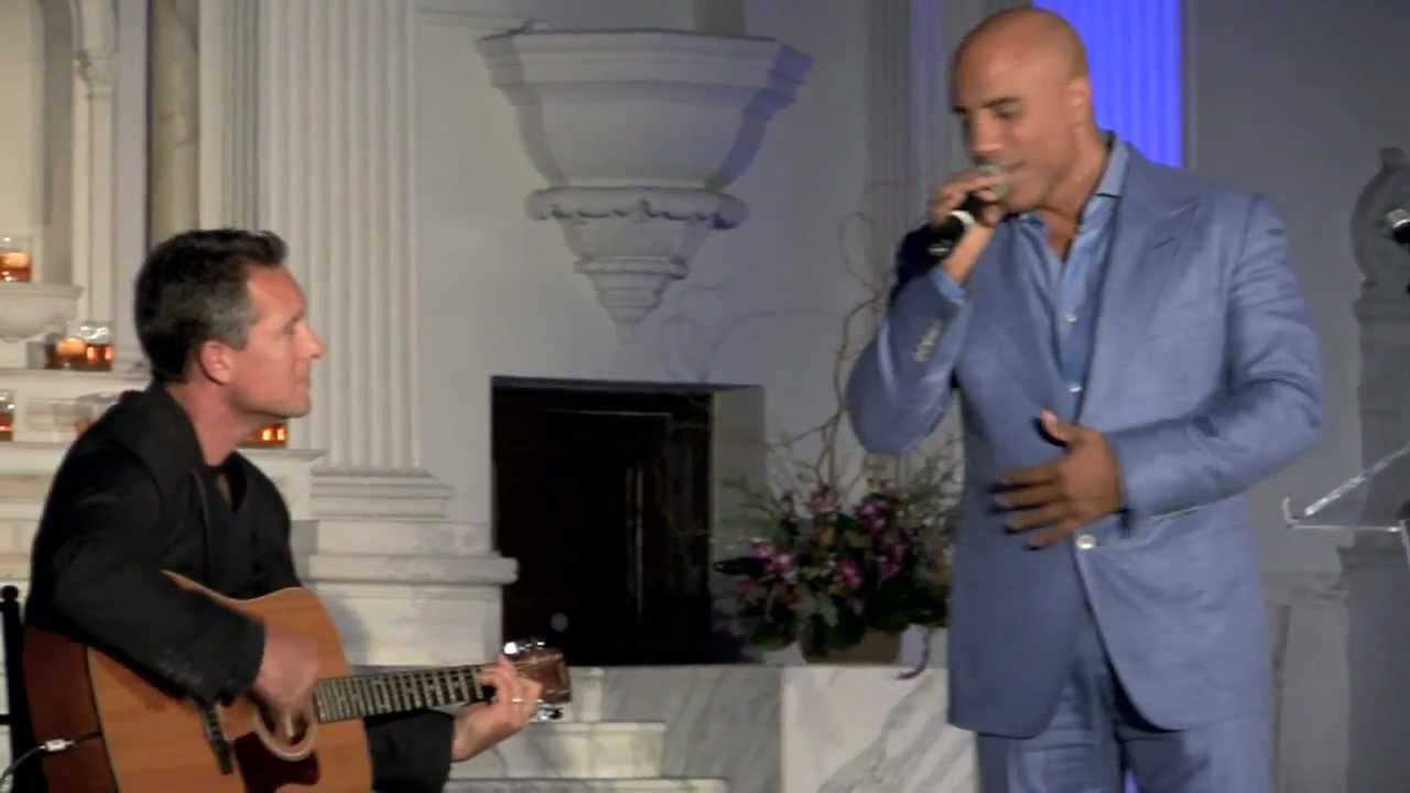 Noah Francis Performing At The Vibiana For MKI
