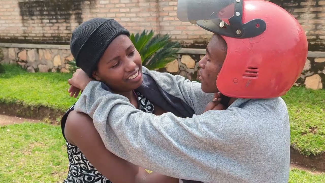 😭NINEHO IBYO MOTARI AKOZE NAMAHANO😭😭 ASAMBANYIJE UMUKOBWA MUMUHANDA