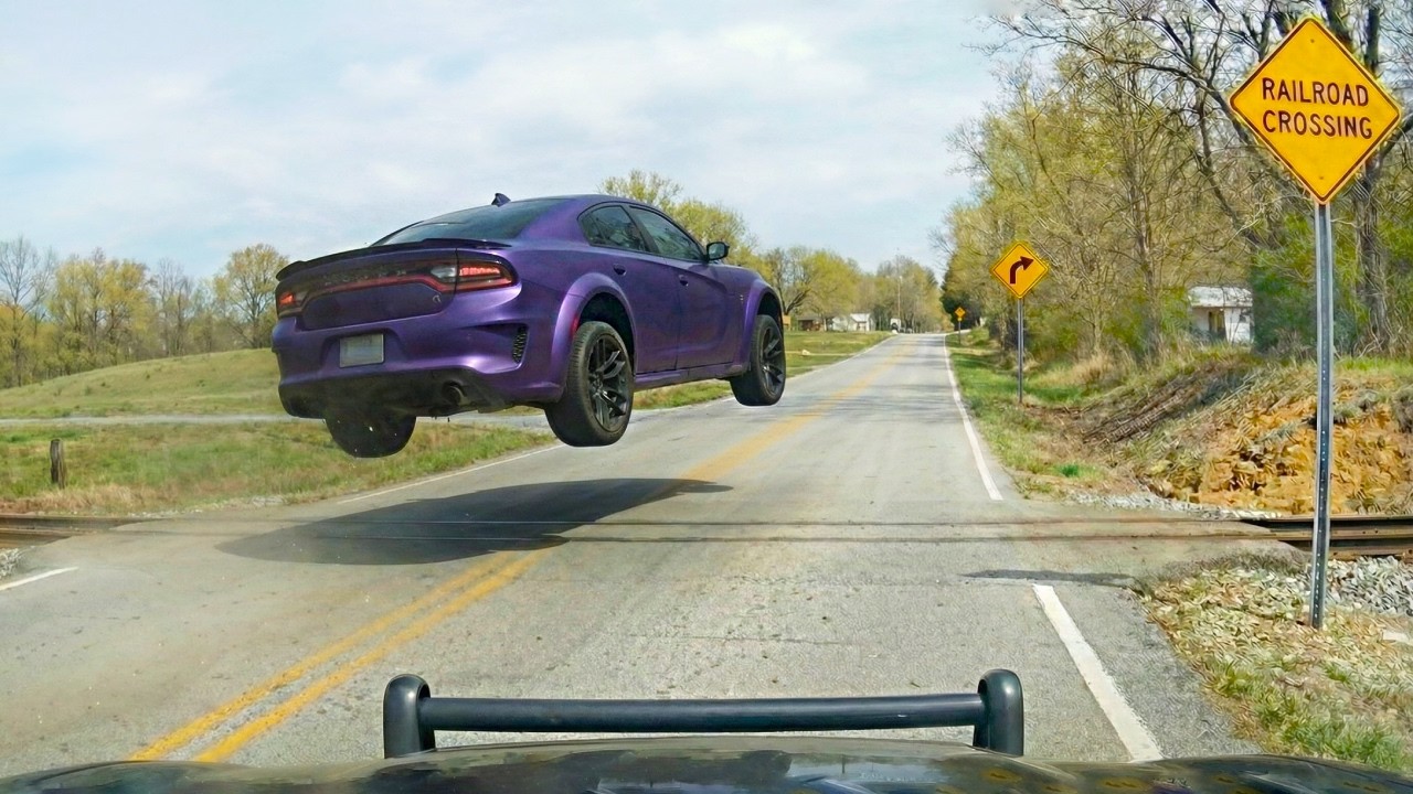 Wildest American Muscle Cars Police Chases - Caught on Dashcam