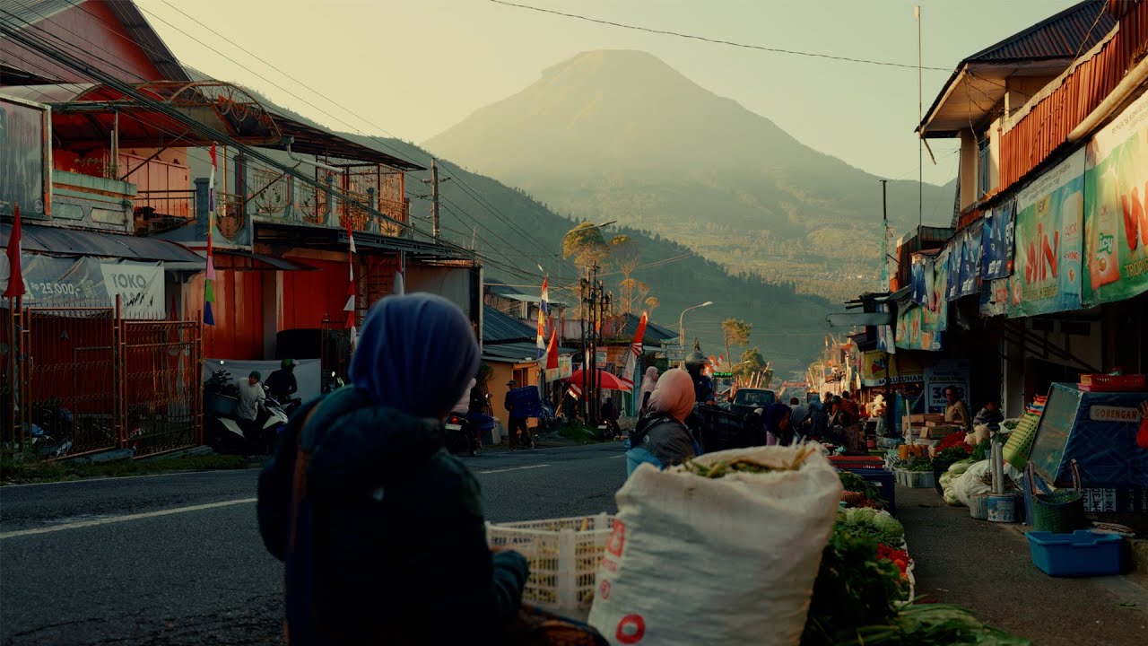 Pasar dengan View Terindah di Indonesia, Pasar Kejajar | POV Street Photography