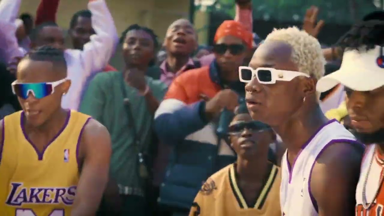 MC BABA L'ARTISTE MUET EN FT AVEC INNOSS'B COUPLET DU SIÈCLE