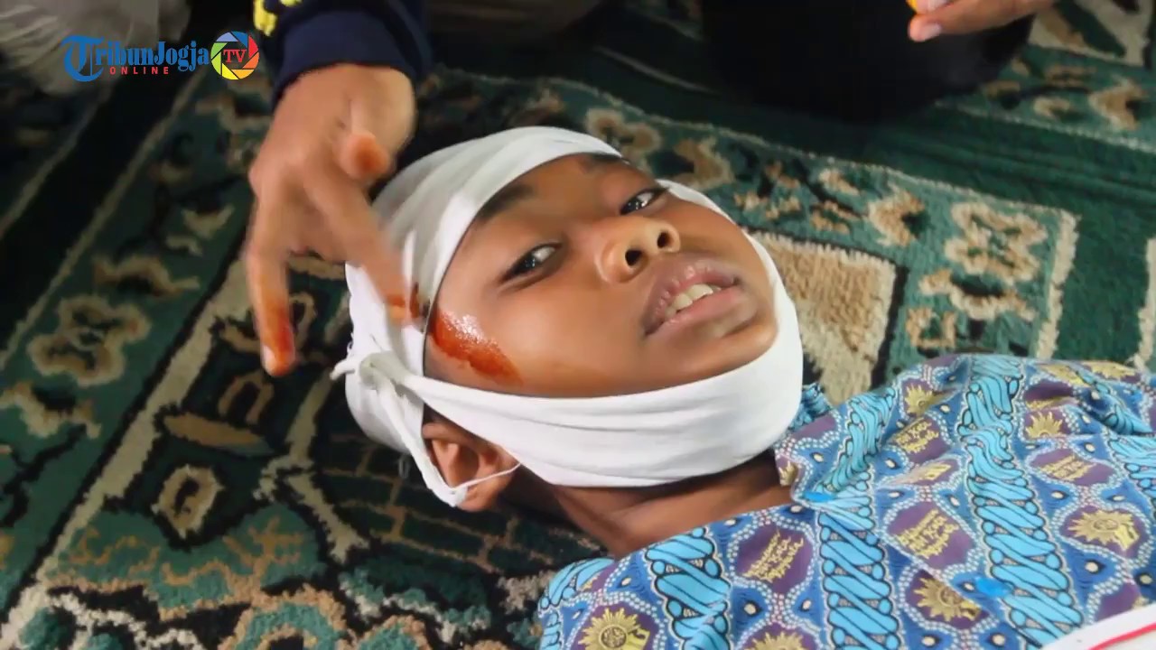 Ratusan Siswa SD Ikuti Simulasi Bencana Gempa Bumi