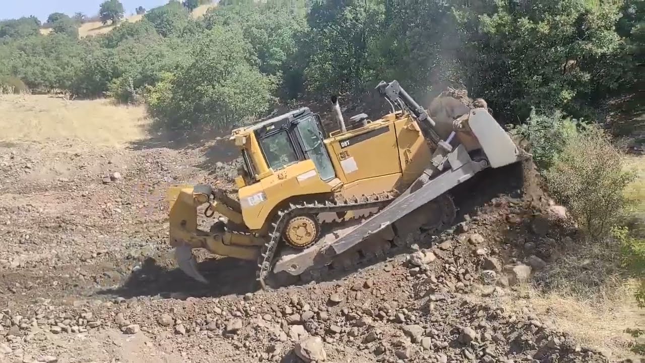 CAT DOZER İLE SULAMA GÖLETİ NASIL YAPILIR, CATERPİLLAR D11 BULLDOZER NASIL KULLANILIR 