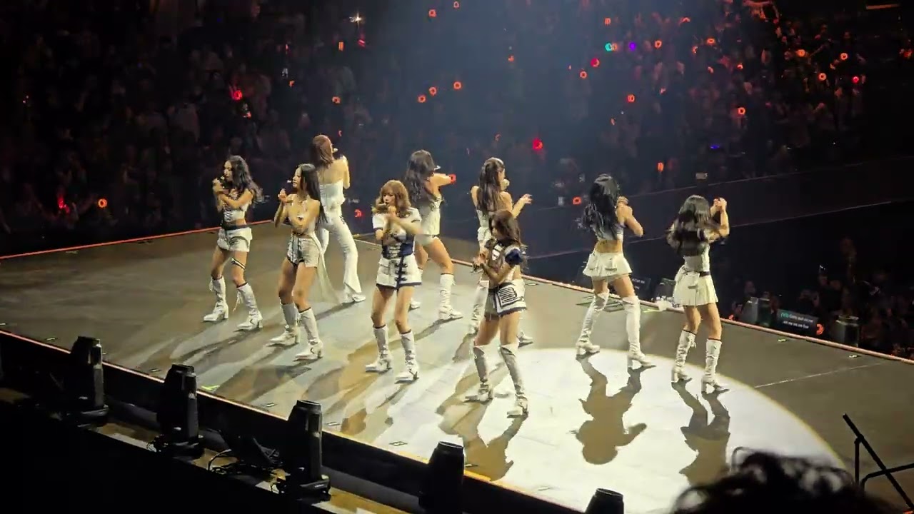 260109 Twice This is For World Tour Vancouver Day 1 - Set Me Free