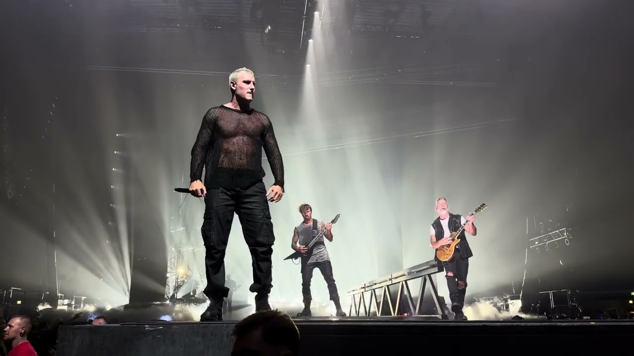 Parkway Drive – Killing With A Smile Medley | FRONT ROW | (Live in Leipzig | 19.09.2025 | 4K)