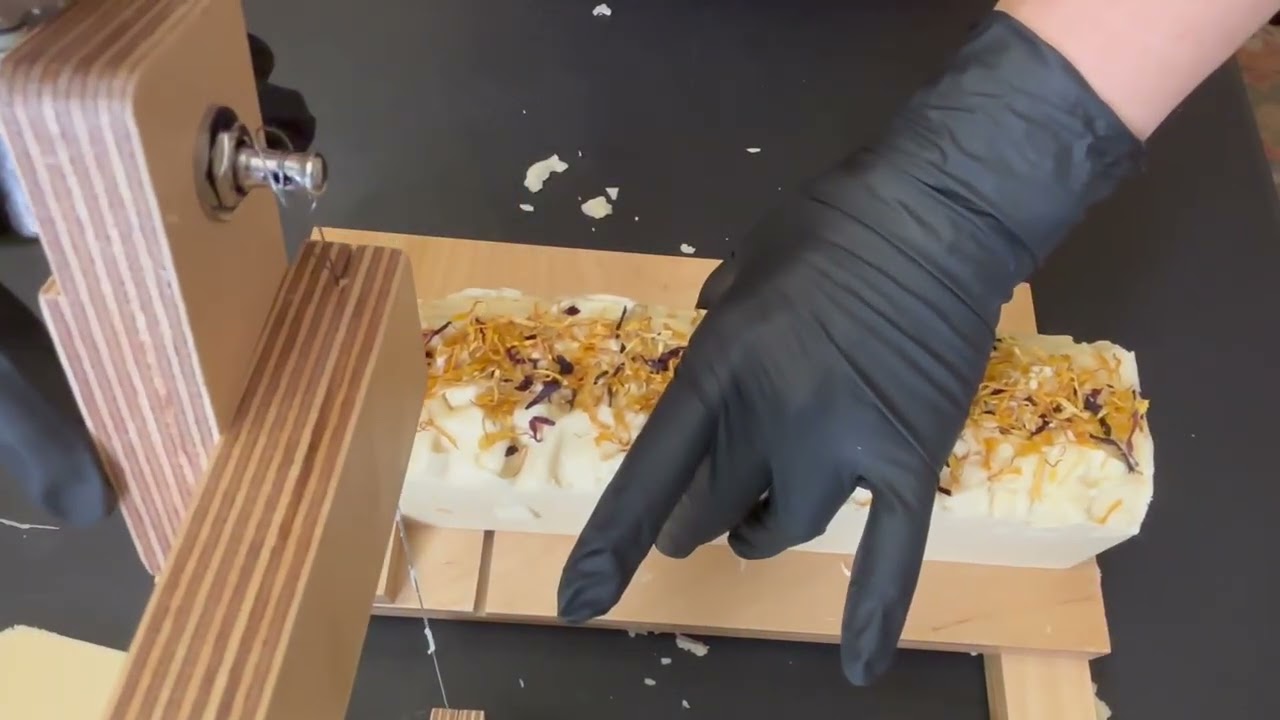 The cutting of Country Honey Soap