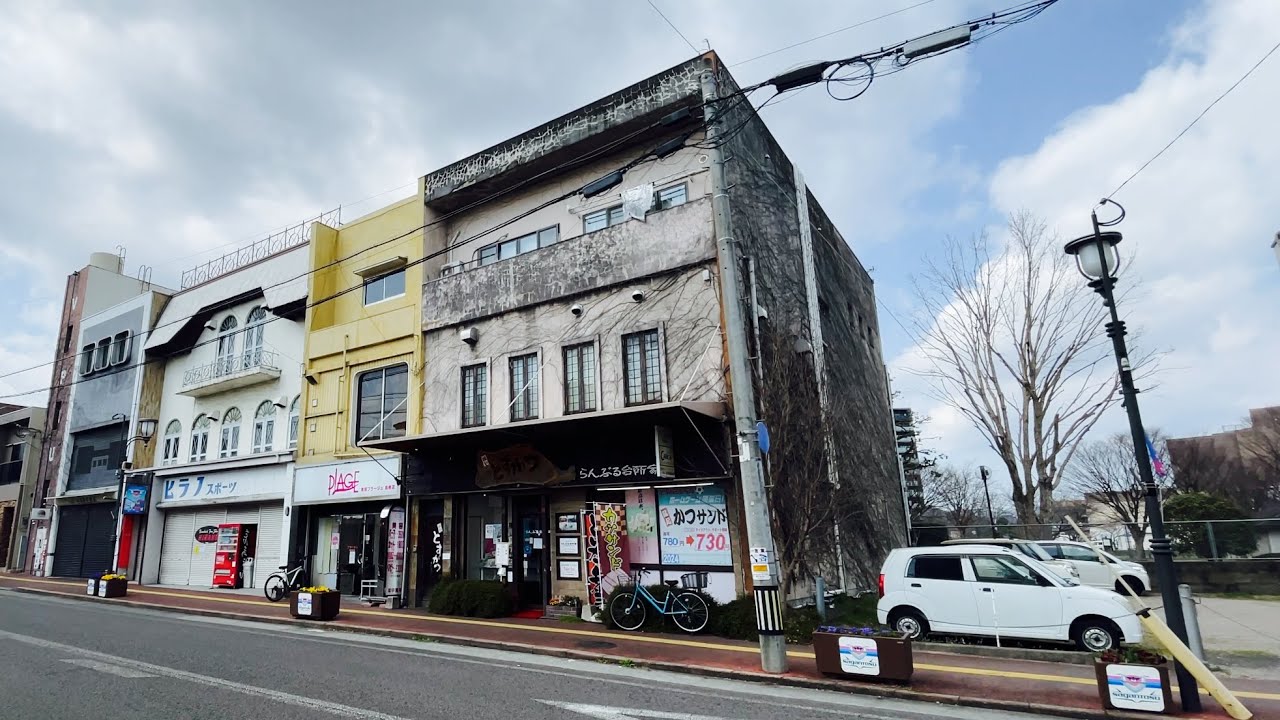 【佐賀県鳥栖市】一見分かりにくいですが、このビルの2階に知る人ぞ知る激うまのトンカツ屋さんがあります【らんぶる台所家】