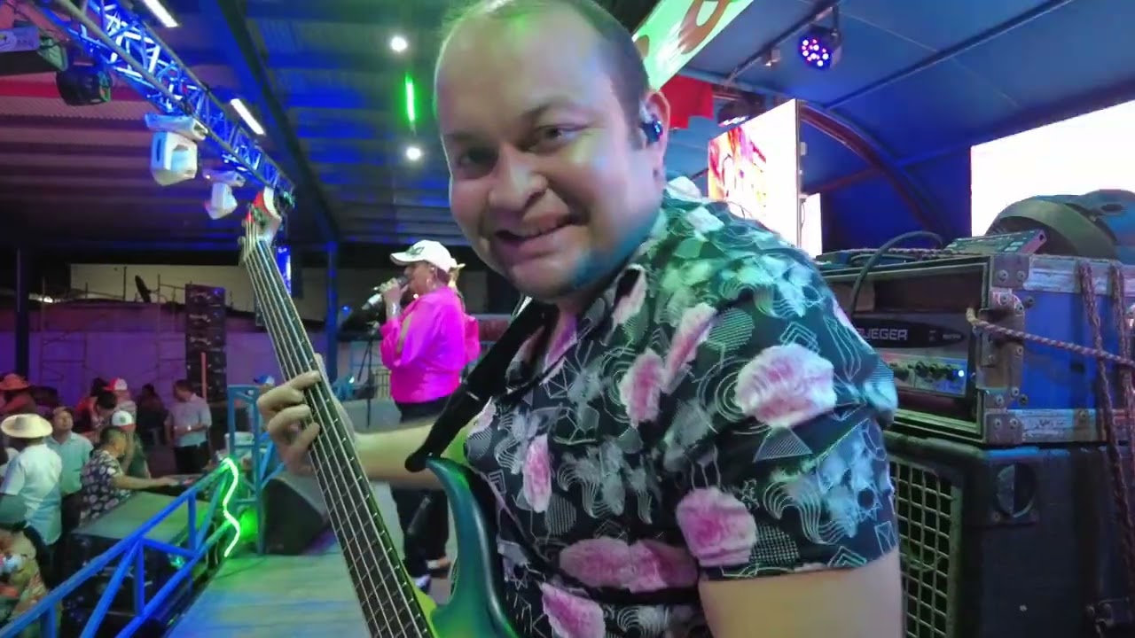 NI TE AMO, NI TE OLVIDO (EN VIVO)