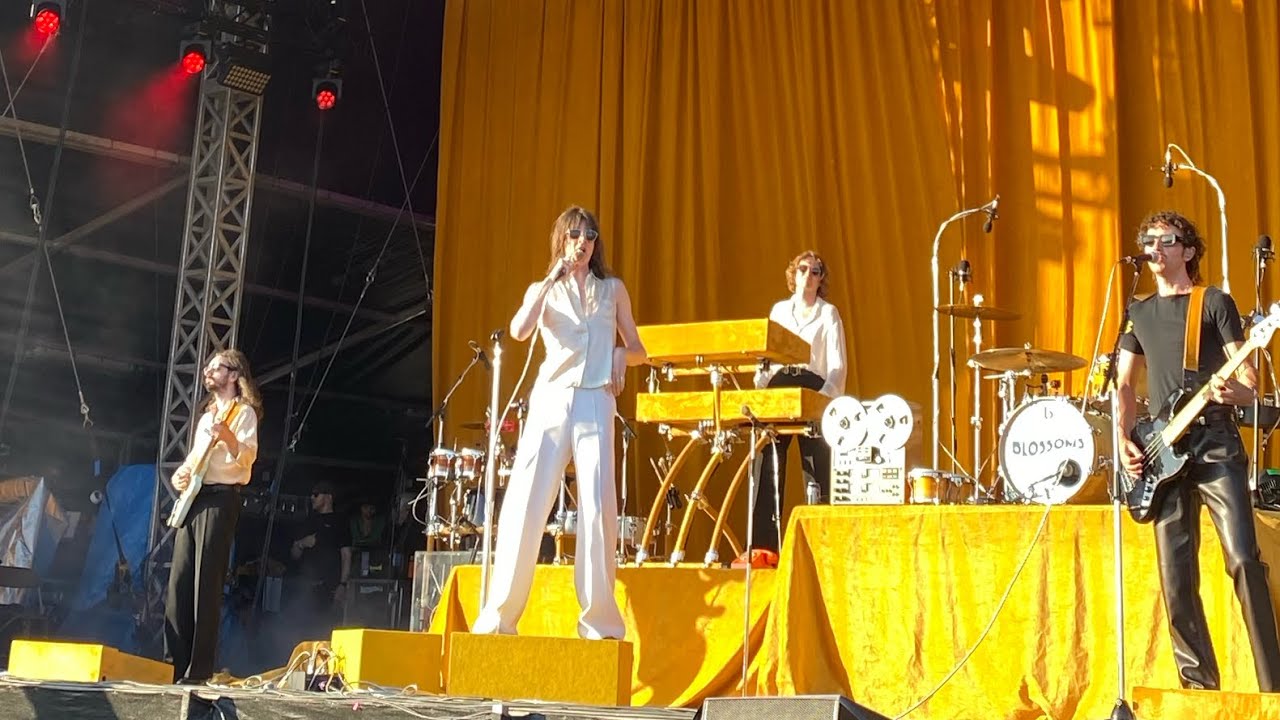 Blossoms LIVE @ Truck Festival 2025