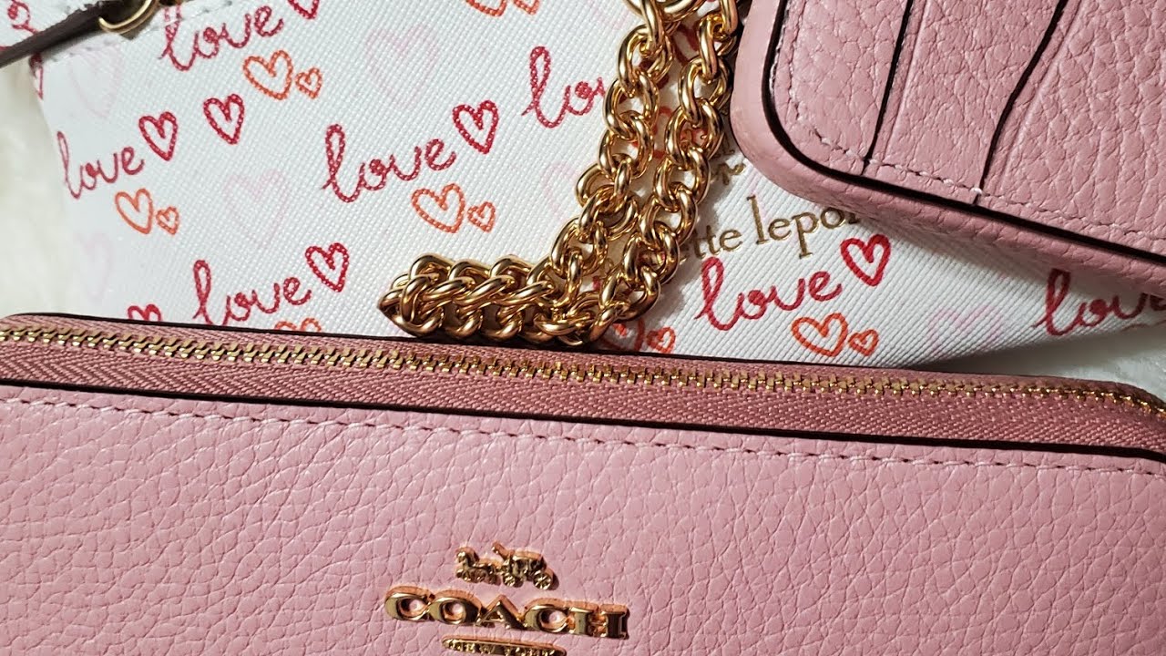 What's In My Coach Town Tote/ Valentine Series❤💗❤
