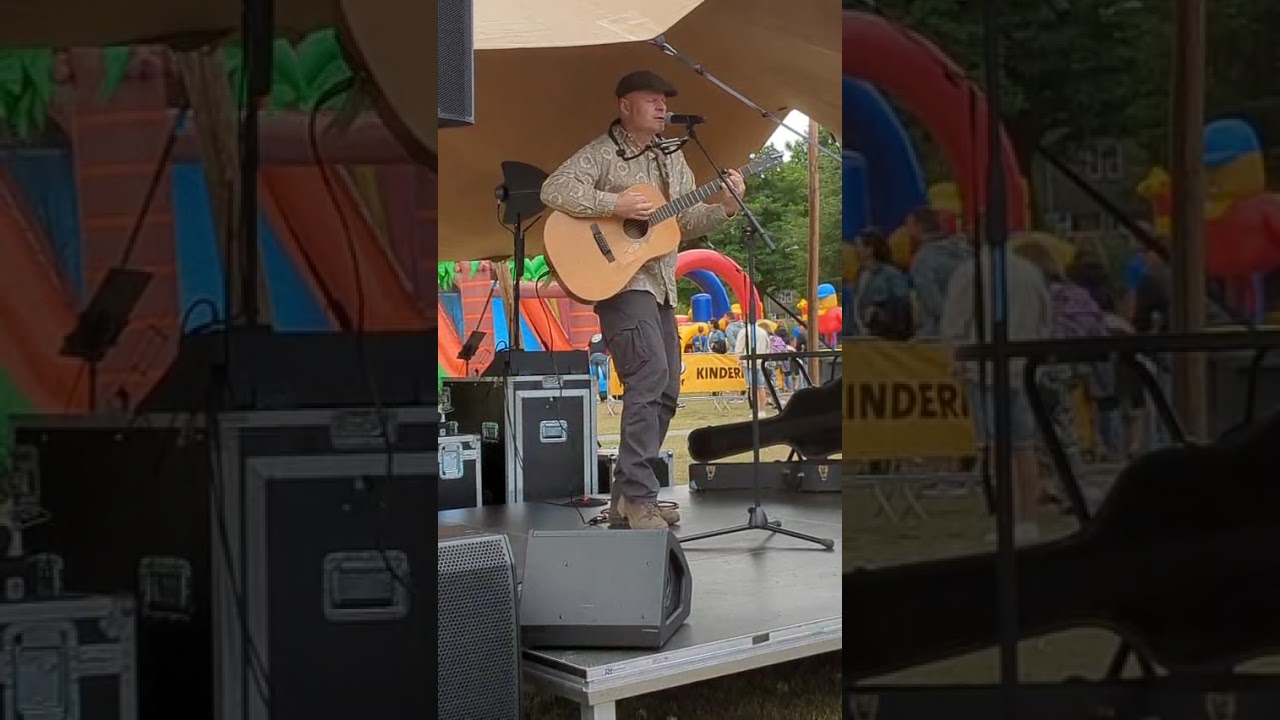 B Morris   It's all over in the news LIVE 2025 #singersongwriter