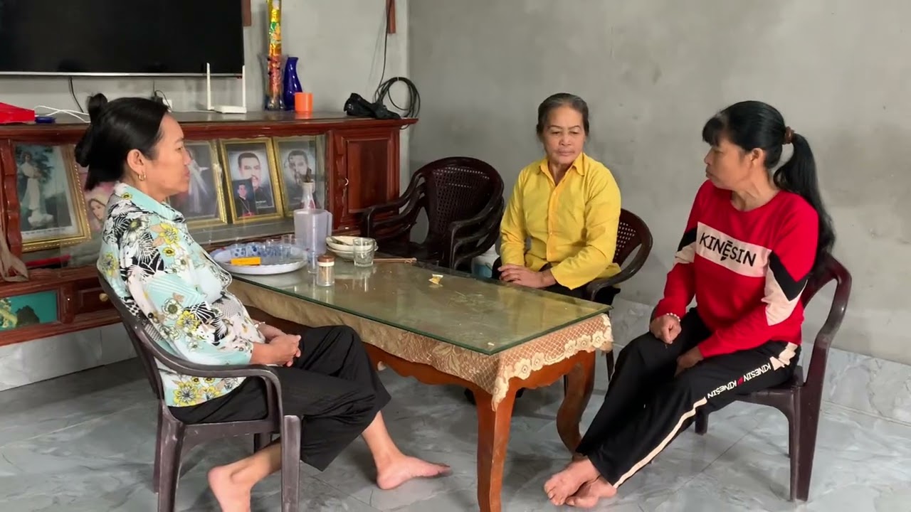 Không xong rồi hai mụ sang bắt ép bà quyển phải trả ngay không sẽ làm đơn cho đi thẳng 