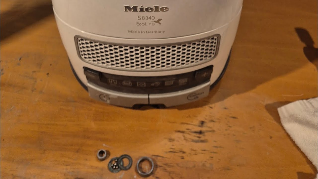 Miele S8340 Sauger Lagerschaden