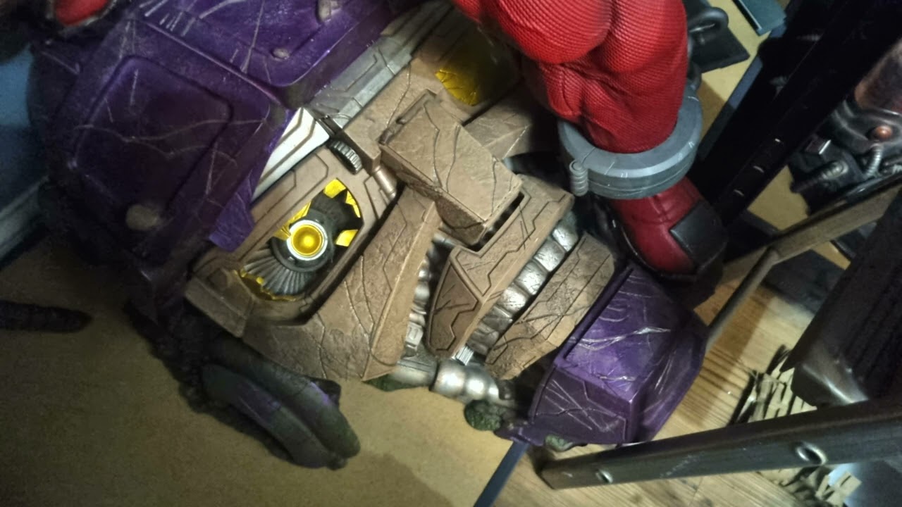 Marvel: Damage Sentinel head