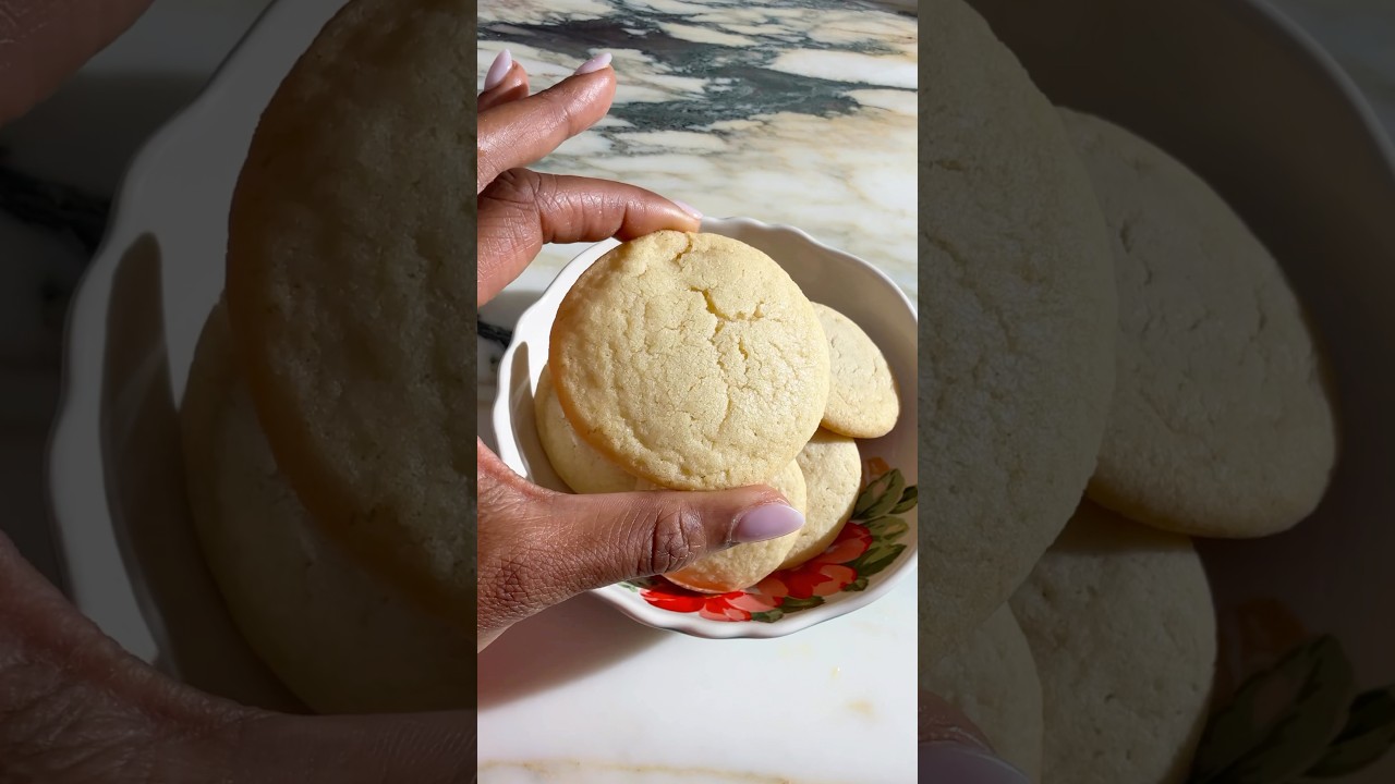 Southern Tea Cakes at Grandbaby-Cakes.com #teacakes #grandbabycakes #cookies