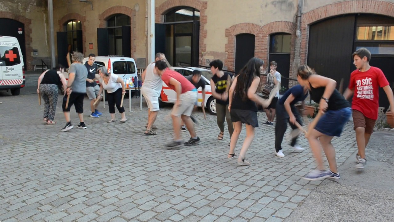 Ball de Bastons - Canari amb Samarreta