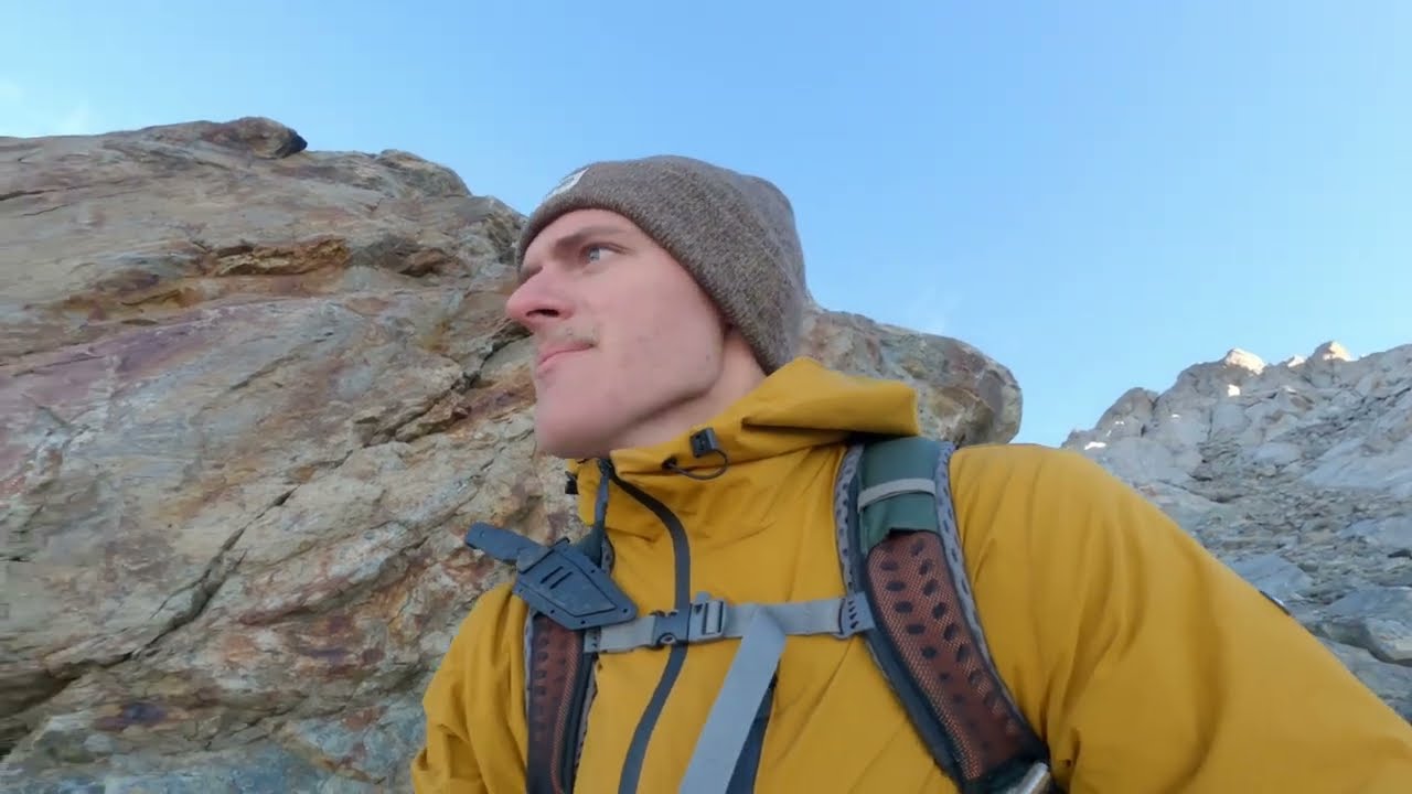 Descending down Three Fingers Lookout (uncut footage)