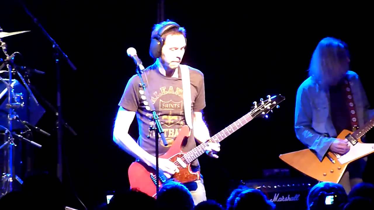 Paul Gilbert-Silence Followed By a Deafening Roar+Fuzz Universe-Paris 2010