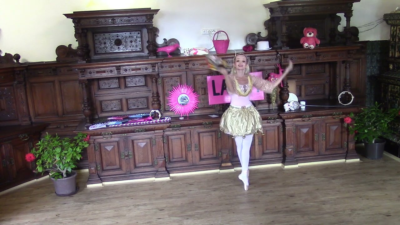 Bianca LARUM Lascia chi'o pianga  #ballerina #ballet #aria #italy #baroque #opera #dancer  #castle