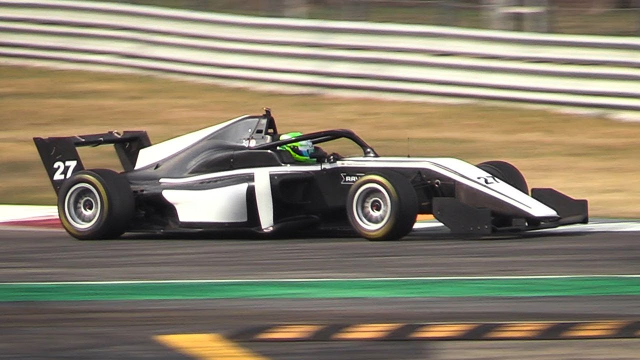 2019 Tatuus F.3 T-318 Alfa Romeo in action at Monza Circuit!