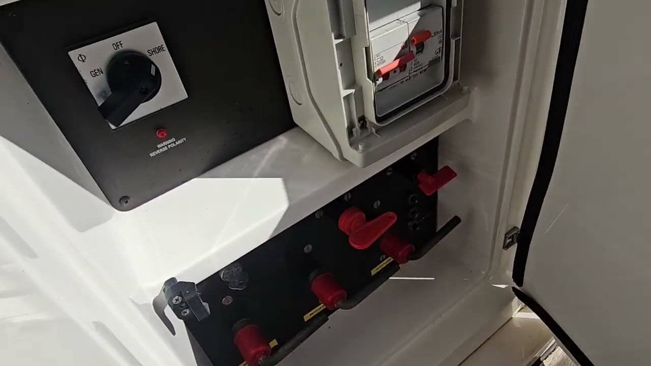 FENIX YACHTS - SUNSEEKER CAMARGUE 50. ENGLISH