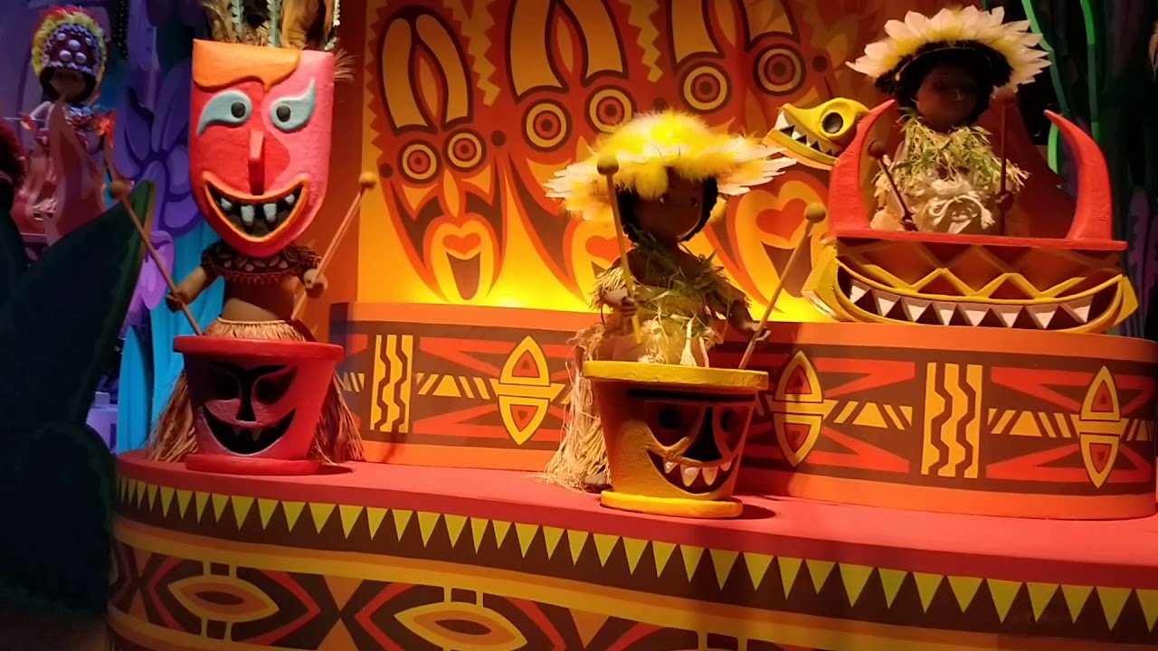 IT'S A SMALL WORLD- DISNEYLAND PARIS,  RIDE SPÉCIAL NOËL, CHRISTMAS RIDE
