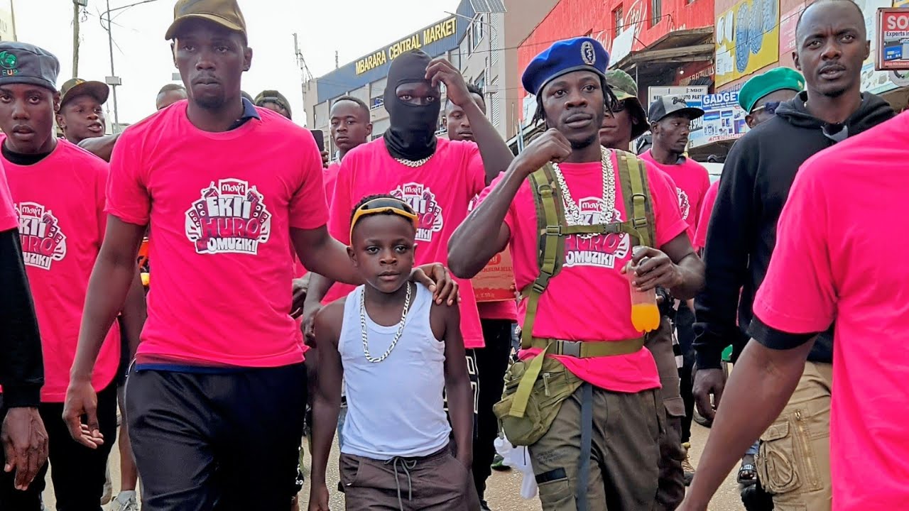 Alien skin Freezes Mbarara City While Giving Free Smartphones And Cosmetics Products