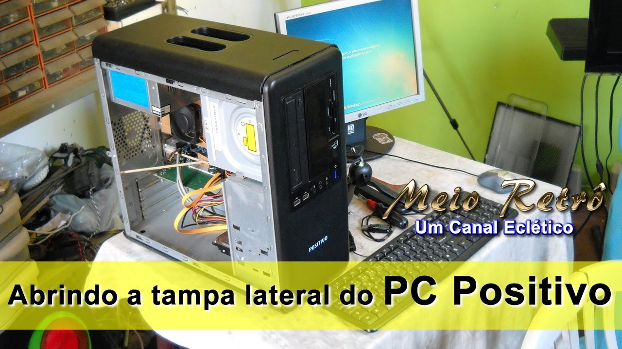 Abrindo a tampa lateral do PC Positivo