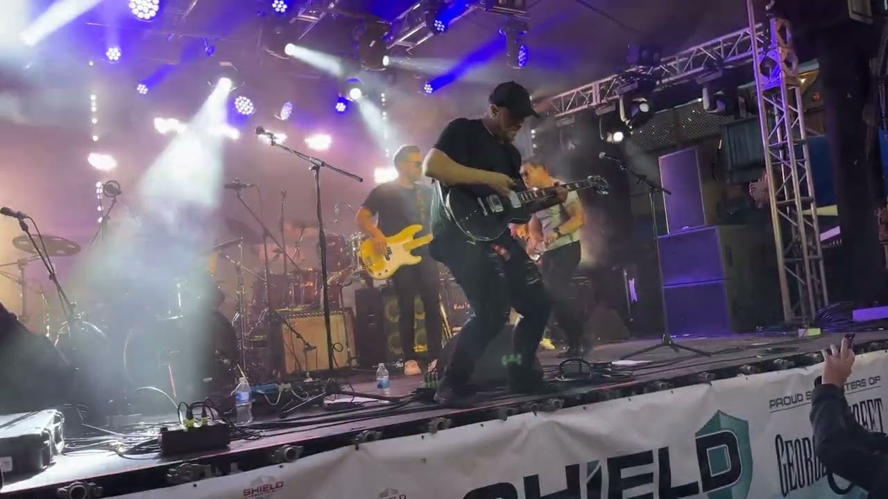 Jacob Lewis - Crazy Train (Ozzy Osbourne cover) at George Street Festival 2025